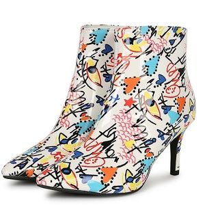 BAMBOO White Black Graffiti Ankle Booties Size 7